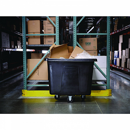 Commercial Cube Truck (1867537)