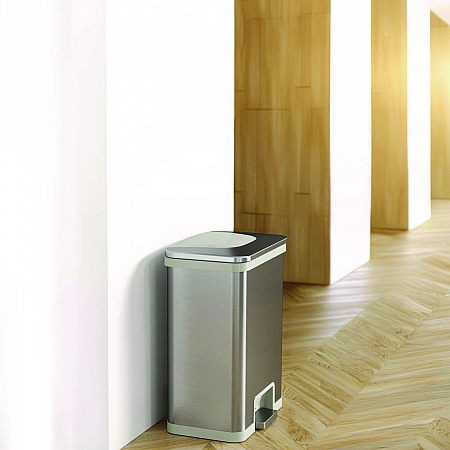 Step Pedal-Sensor Trash Can, 13 gal, Plastic/Stainless Steel, Silver/White (HLS13SW)