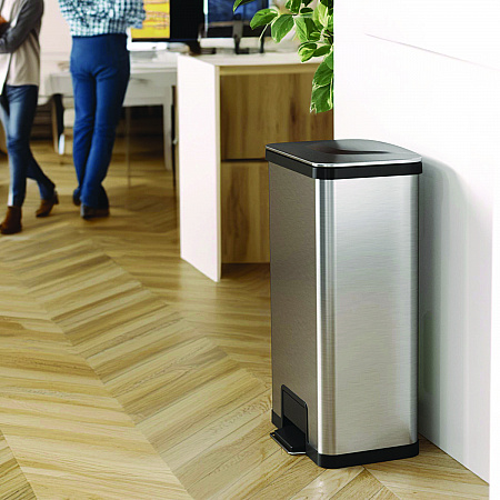 Step Pedal Trash Can with AirStep Technology, 18 gal, Stainless Steel, Silver (HLS18SS)