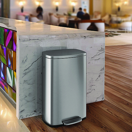 Step Pedal Trash Can, 13 gal, Plastic/Stainless Steel, Silver (HLSS13R)
