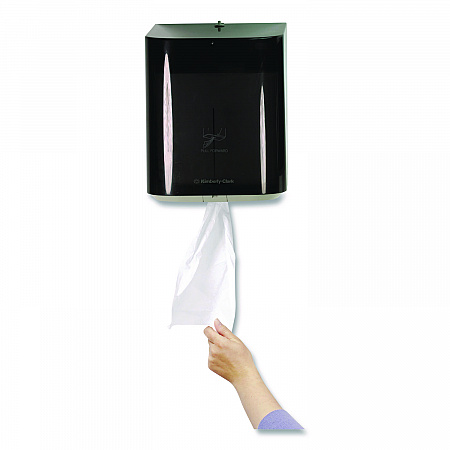 Premiere Center-Pull Towels, Perforated, 1-Ply, 8 x 14.2, White, 250/Roll, 4 Rolls/Carton (01320)
