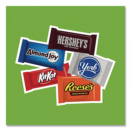 Assortment Milk Chocolate/Mar's Chocolate Favorites, 30.22 oz Bag and 62.6 oz Bag/Carton (60004054)