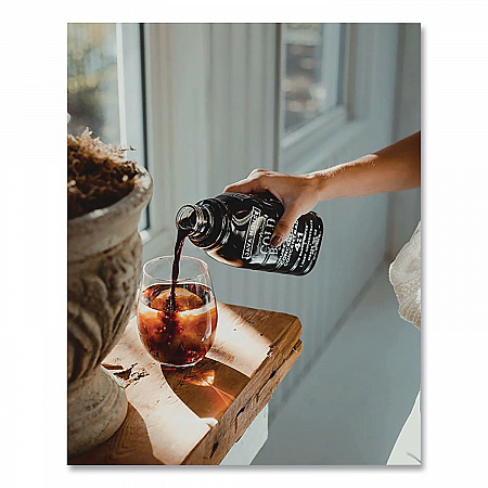 Cold Brew Coffee Concentrate, Pure Black, 32 oz Bottle (HFP01607)