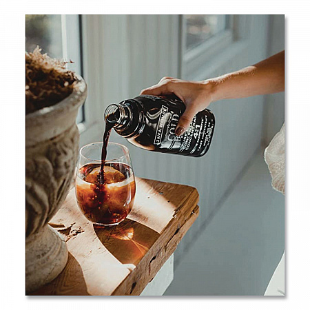 Cold Brew Coffee Concentrate, Decaf Black, 32 oz Bottle (HFP01809)