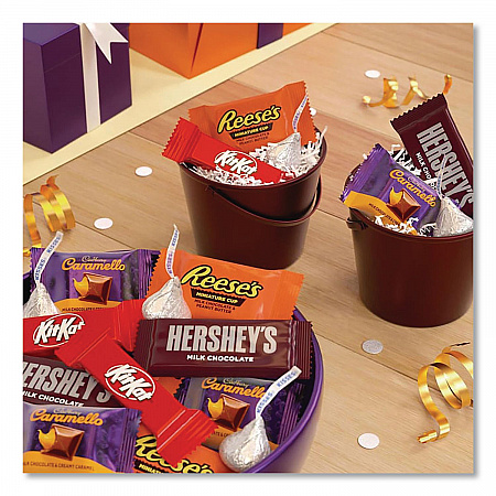 Assorted Minis Value Pack, Assorted Chocolates, 57.18 oz Bag, 210 Pieces (22002450)