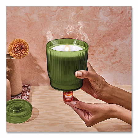 Aromatherapy Essential Oil Flameless Candle Diffuser, Grapefruit and Bergamot Essential Oil, 5.5 x 5.5 x 5.5, Olive (LL111621)