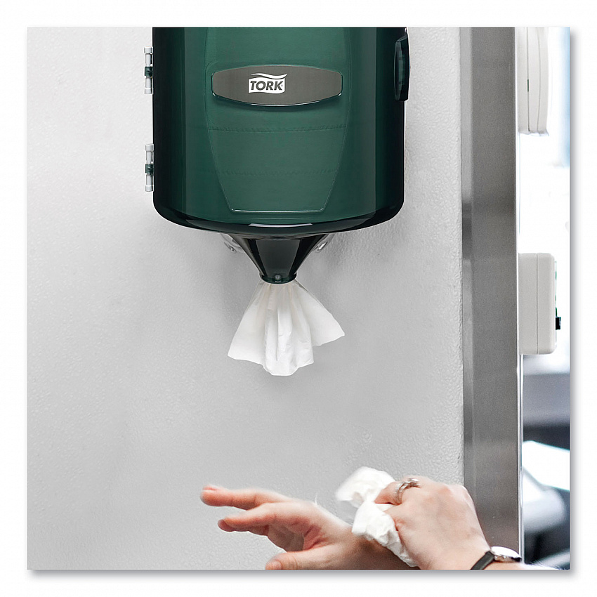 Centerfeed Hand Towel, 2-Ply, 7.6 x 11.75, White, 530/Roll, 6 Roll/Carton (RC530)