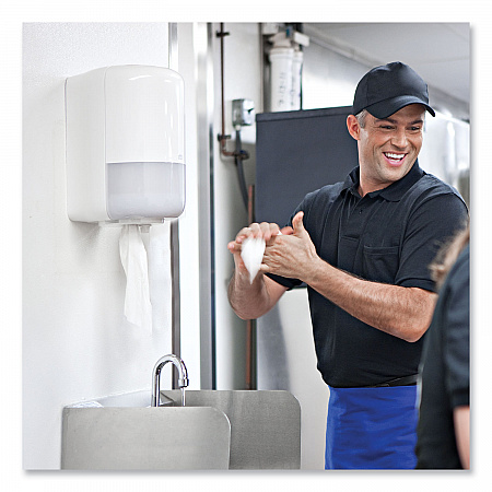 Advanced Centerfeed Hand Towel, 2-Ply, 8.25 x 11.8, White, 610/Roll, 6/Carton (121202)