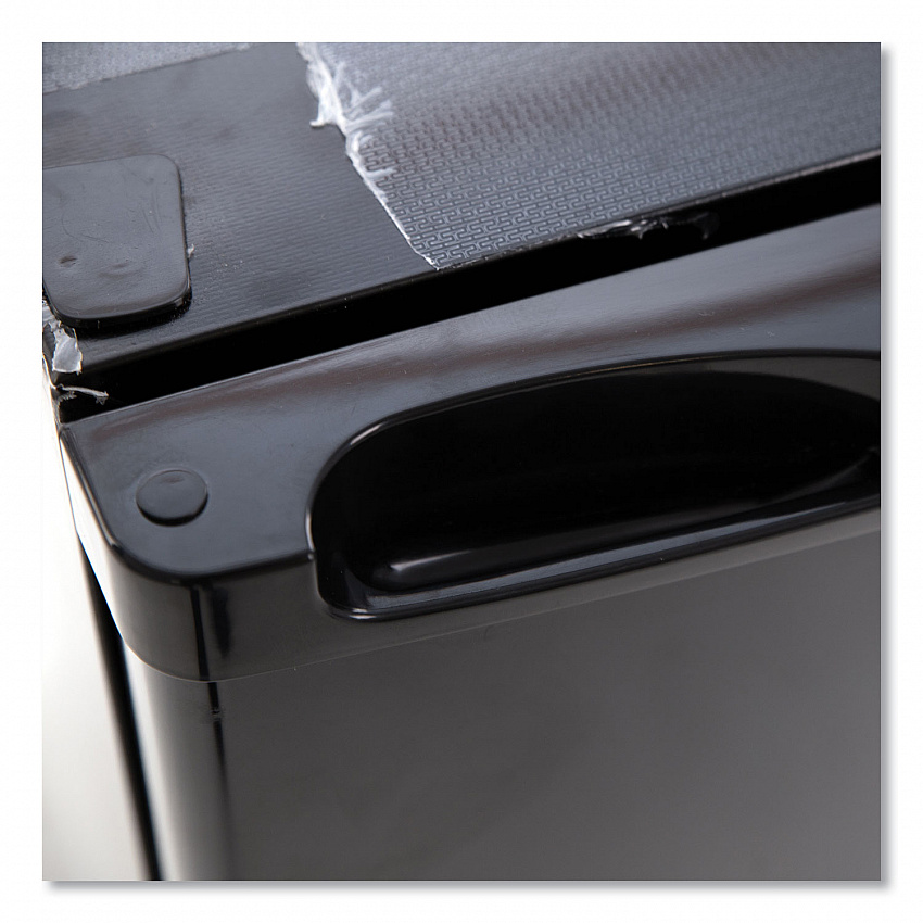 4.4 Cu.Ft. Auto-Defrost Refrigerator, 19.25 x 22 x 33, Black (AR4446B)