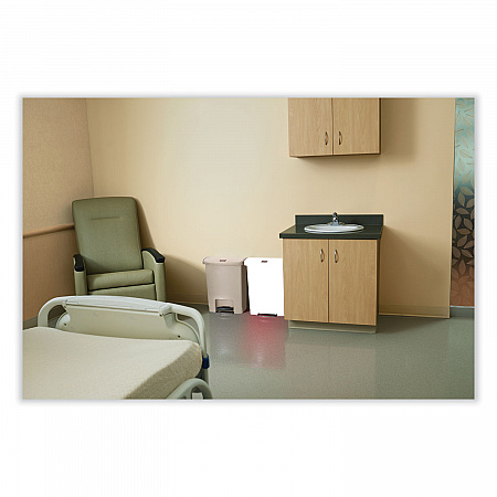 Streamline Resin Step-On Container, Front Step Style, 8 gal, Polyethylene, Beige (1883456)