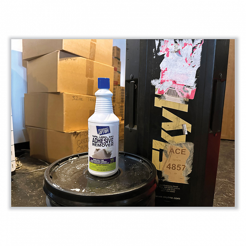 Tape, Label and Adhesive Remover, 32 oz Pour Bottle, 6/Carton (40703)