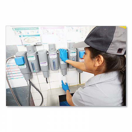 Stingray Refillable Bottle, 5 oz, White/Black (SRBT1)