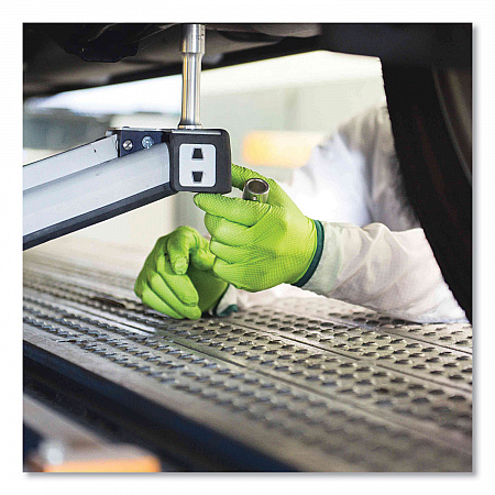 Heavy-Duty Industrial Nitrile Gloves, Powder-Free, Large, 8 mil Thick, 9.5