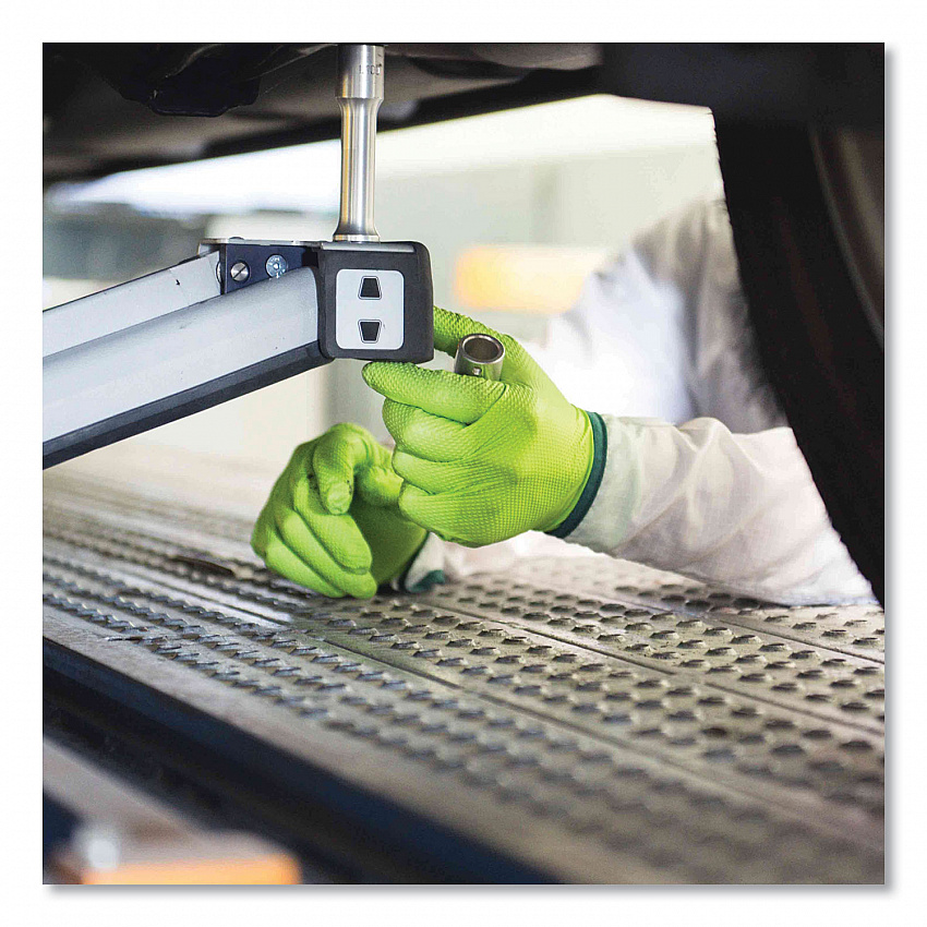 Heavy-Duty Industrial Nitrile Gloves, Powder-Free, Large, 8 mil Thick, 9.5" Long, Green, 100/Box, 10 Boxes/Carton (GWGN46100)