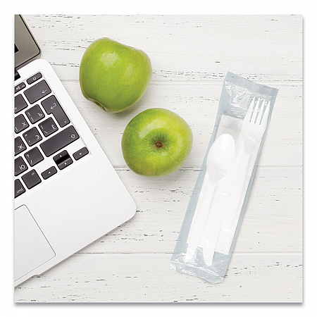 Regal Mediumweight Cutlery Kit, Individually Wrapped, Fork/Knife/Napkin/Spoon, Plastic, White, 250/Carton (MOW9Y0007)