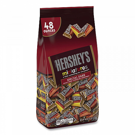 Miniatures Variety Share Pack, Dark Assortment, 48 oz Bag (20900314)